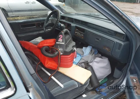 1987 Cadillac Deville z USA, uszkodzony, nr VIN 1G6CD5180H4254771